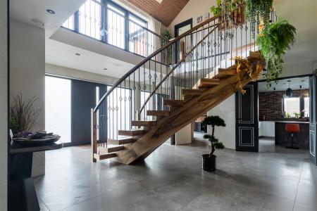 Fabulous Entrance Hall