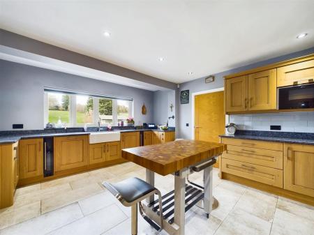 Quality Fitted Kitchen