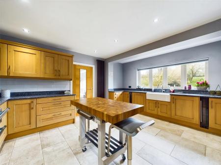 Quality Fitted Kitchen