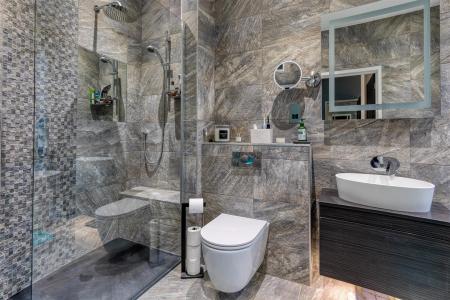 En-Suite Bathroom