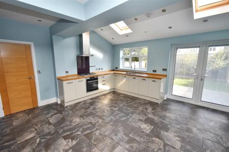 Superb Living Kitchen/Dining Room