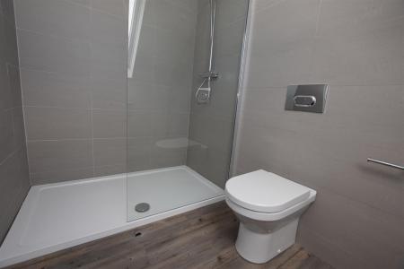 master ensuite2.JPG