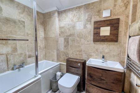 En-Suite Bathroom