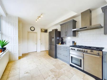 Spacious Breakfast Kitchen