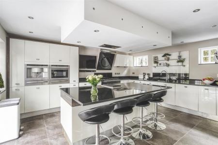 Fitted Breakfast Kitchen