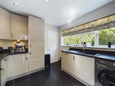 Fitted Kitchen