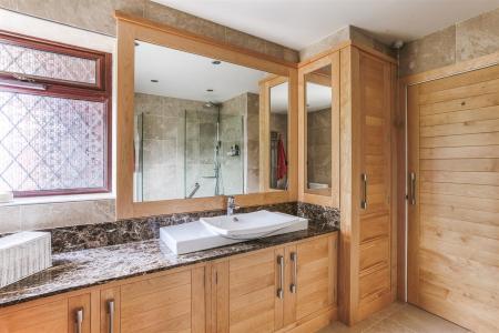 Superbly Appointed Bathroom