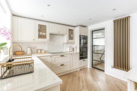 High-Specification Fitted Breakfast Kitchen