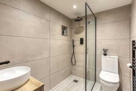 Superbly Appointed Wet Room