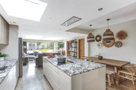 Living Kitchen/Dining Room