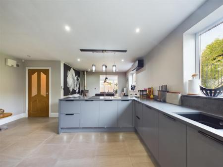 Bespoke Fitted Kitchen