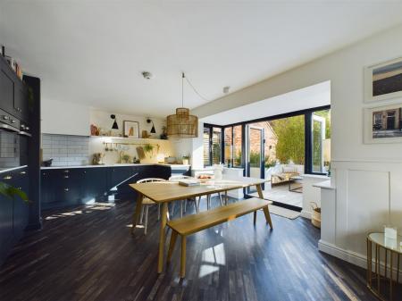 Stylish Open Plan Living Kitchen