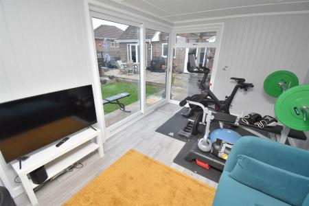 Summer House/Gym/Office