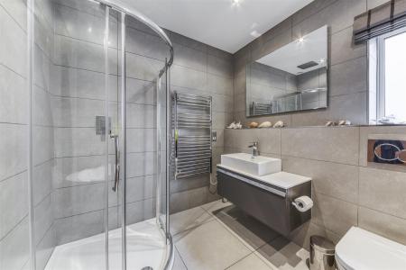 Superbly Appointed Bathroom