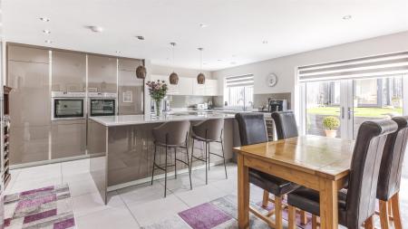 Fabulous Open Plan Living Kitchen