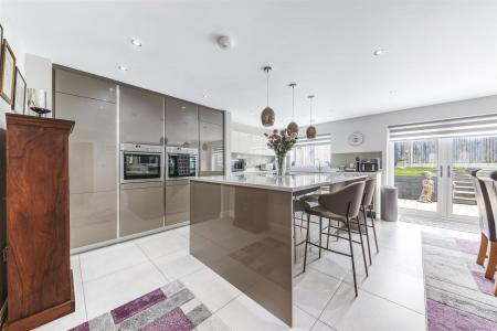 Fabulous Open Plan Living Kitchen