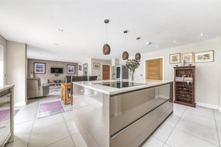 Fabulous Open Plan Living Kitchen