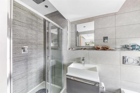 Superbly Appointed En-Suite Shower Room