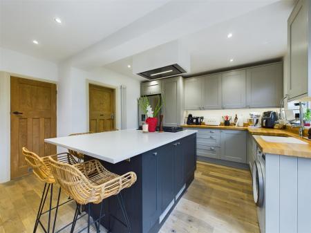 Fabulous Open Plan Extended Living Kitchen