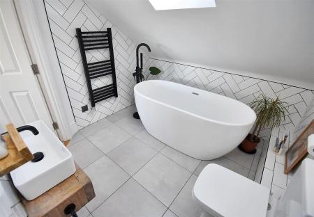 En-Suite Bathroom