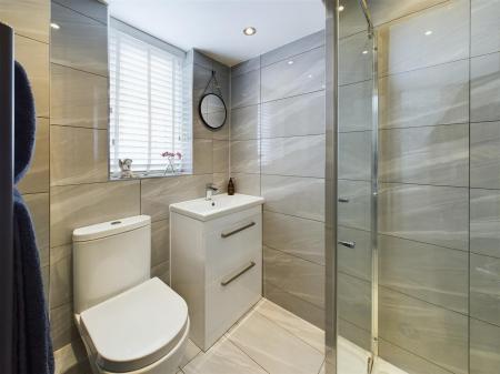 Superbly Appointed En-Suite Shower Room