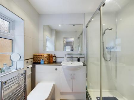 Well Appointed En-Suite Shower Room