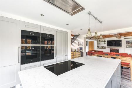 Bespoke Fitted Kitchen/Dining Area