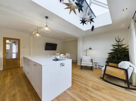 Stunning Living Kitchen/Dining Room