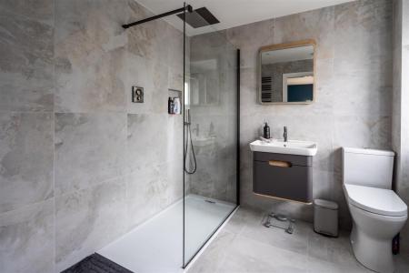 Superbly Appointed En-Suite Shower Room