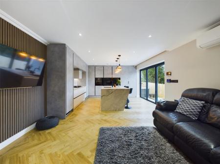 Stunning Open Plan Living Kitchen