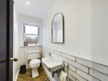 Utility/Fitted Guest Cloakroom