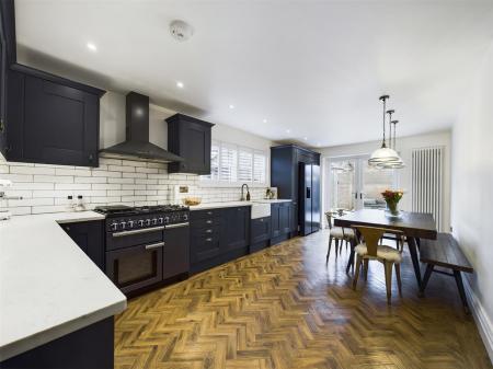 High Specification Dining Kitchen