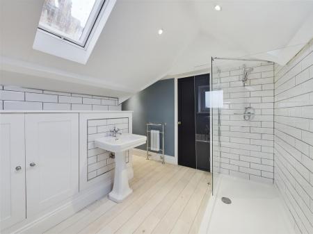 Superbly Appointed Bathroom