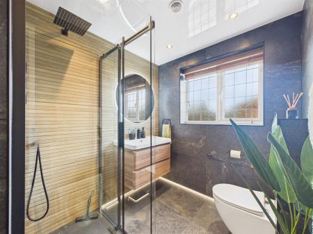 Superbly Appointed En-Suite Shower Room