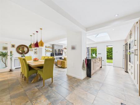 Fabulous Open Plan Extended Living Kitchen