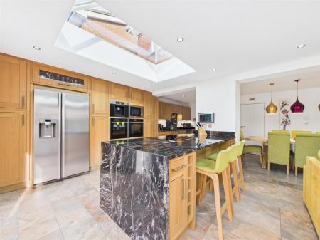 High Specification Fitted Kitchen
