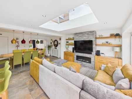 Fabulous Open Plan Extended Living Kitchen
