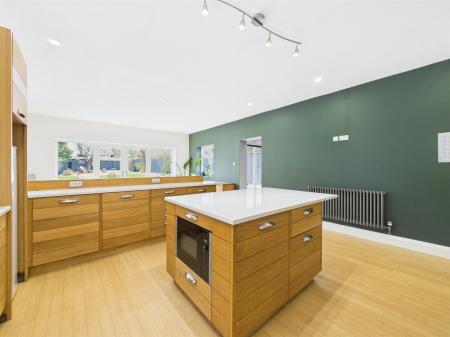 Fitted Kitchen