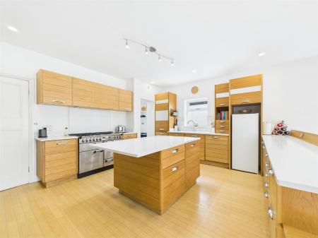 Fitted Kitchen