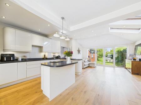 Fabulous, Large, Heavily Extended Open Plan Living