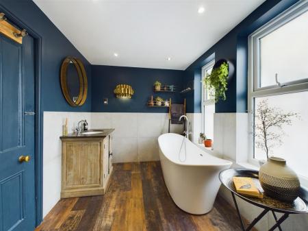 Principal Bathroom