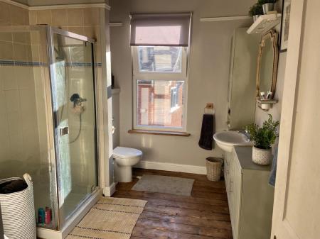 En-Suite Bathroom