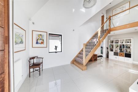 Impressive Atrium/Entrance Hall