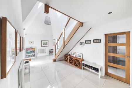 Impressive Atrium/Entrance Hall