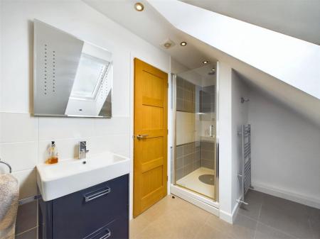Well Appointed Shower Room