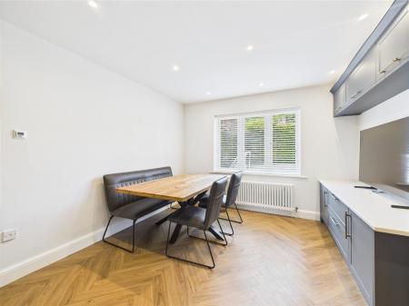 Spacious Lounge/Dining Area