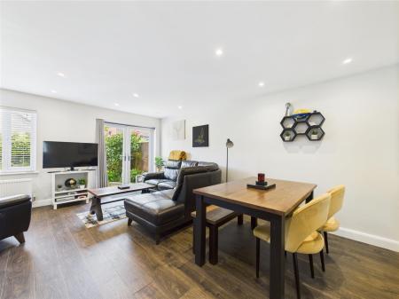 Lounge/Dining Room