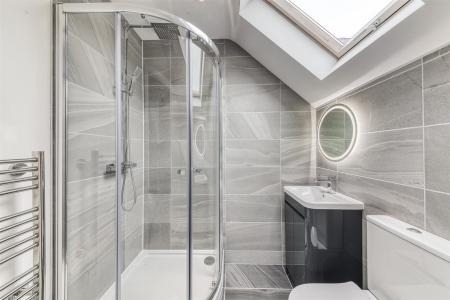 Superbly Appointed Shower Room