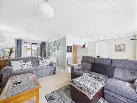 L-Shaped Lounge/Dining Room