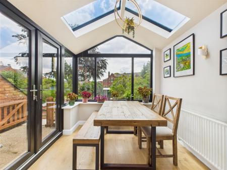 Garden/Dining Room